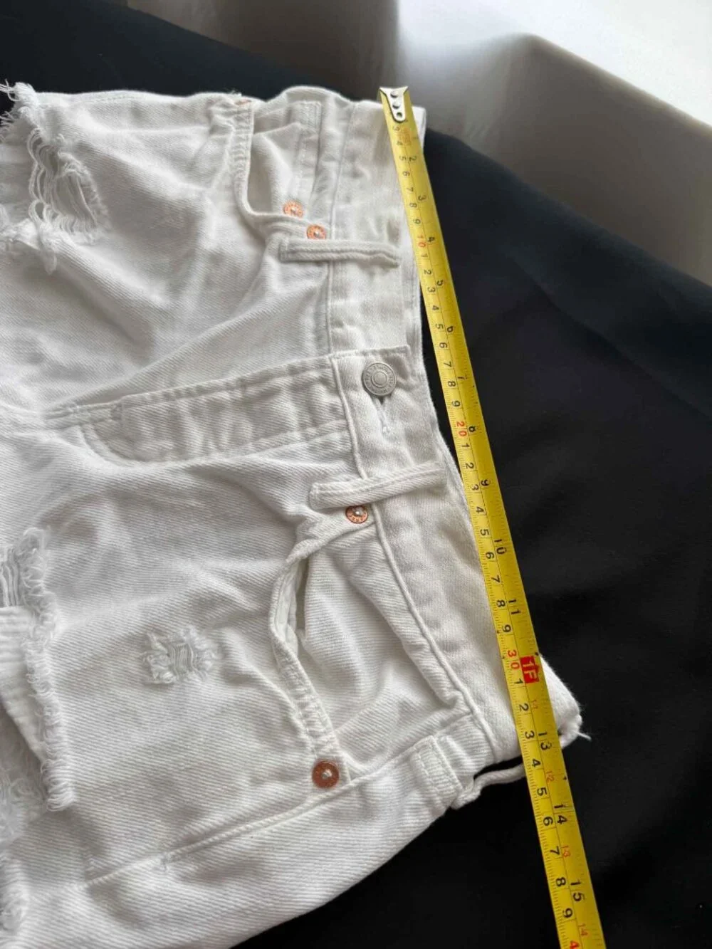 Free People Twenty Tees White Distressed Denim Cutoff Shorts Size 2-4